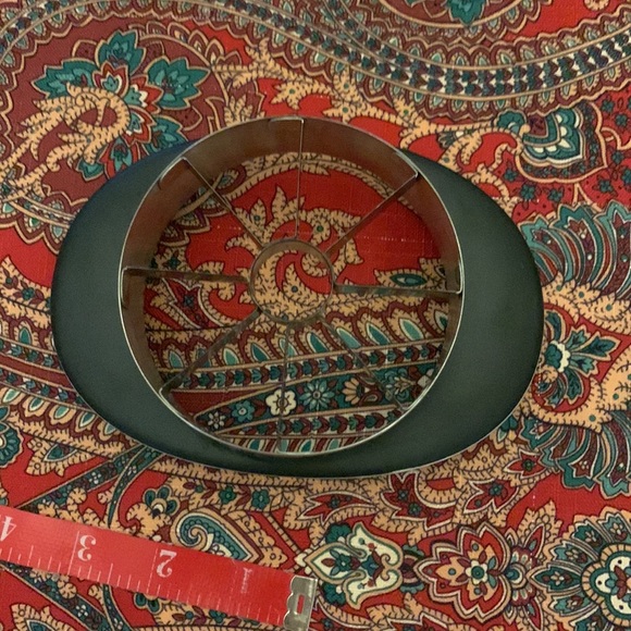 Metal silver and black easy grip apple slicers. See photos for details - Picture 4 of 5